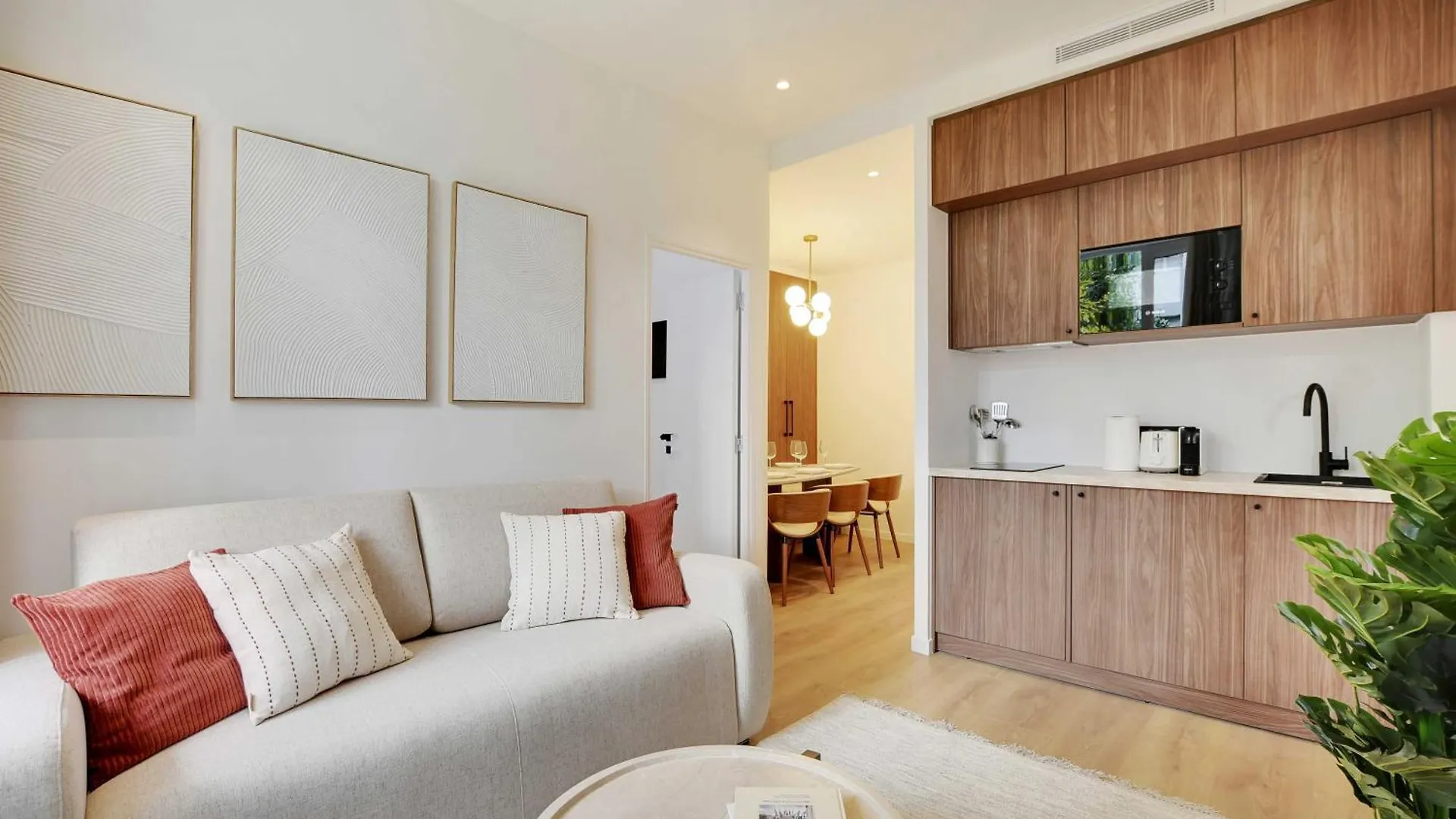 Modern Flat - 2br-6p - Northern *